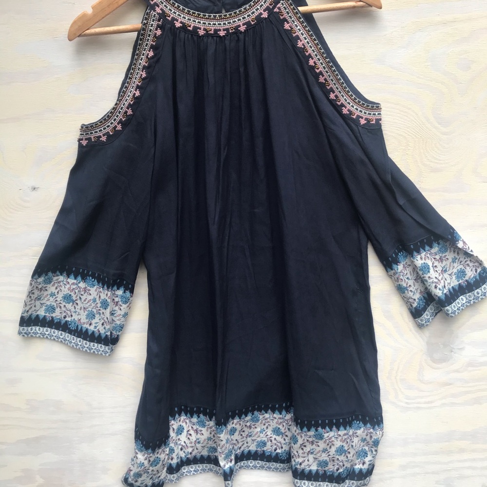 En creme women’s cold shoulder boho tunic sz S